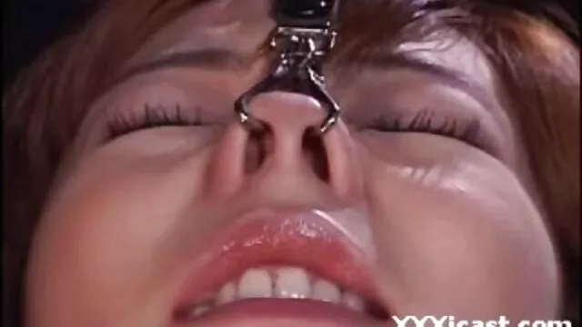 XXX χωρίς εγγραφή  Γάντια δωρεαν ελληνικα πορνο βιντεο χέρι του ένα μπλε άνθρωπος σπρώχνει εύκολα βίδες στον κώλο του ένα busty μητέρα σε κάλτσες