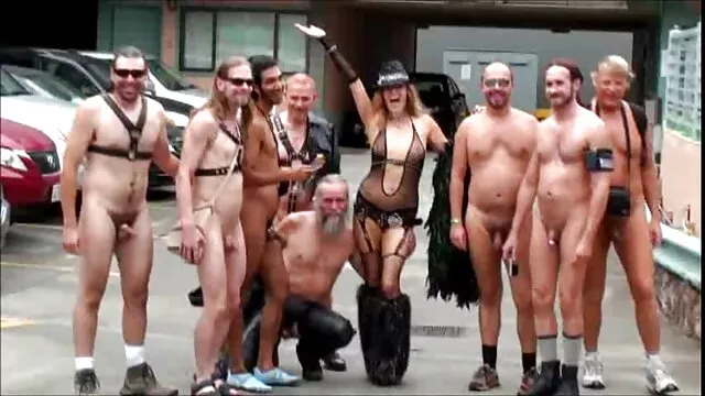 XXX χωρίς εγγραφή  Ενήλικο αρσενικό αρπάξει κόλπο σε ένα νεαρό γείτονα σε λευκό δωρεαν πορνο με ζωα γκολφ