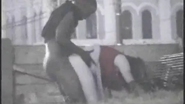 XXX χωρίς εγγραφή  Μελαχρινή γάμα με έναν τύπο σε δωρεαν πορνο σαιτ ένα λευκό καναπέ