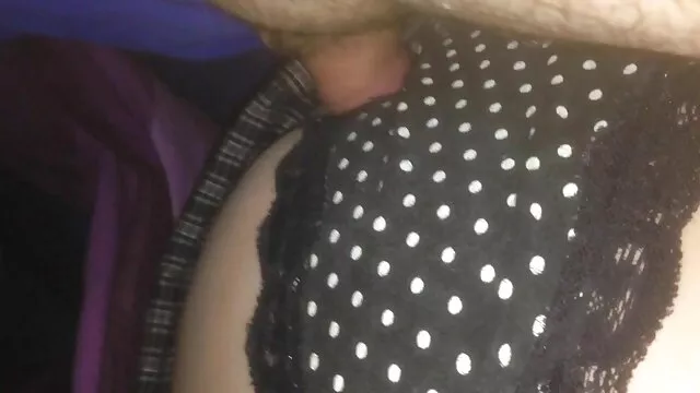 XXX χωρίς εγγραφή  Milf σε μια μαύρη κορυφή απογειώνεται ροζ εσώρουχα και τον κόλπο xxx δωρεαν πορνο αυνανισμός με τα δάχτυλά της