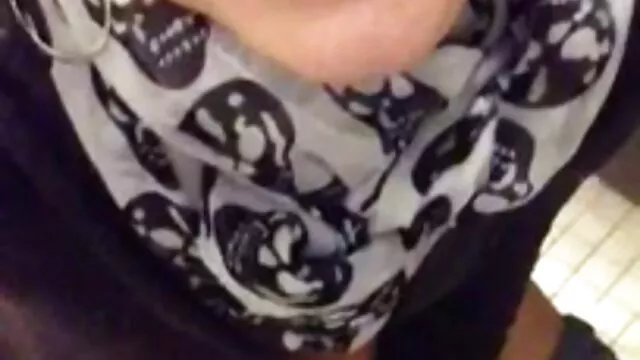 XXX χωρίς εγγραφή  Busty θεία εξάπλωση μεγάλο ψωμί και δωρεαν πορνο σαιτ να δώσει το πρωκτικό σεξ σε ζευγάρι μπροστά στην κάμερα