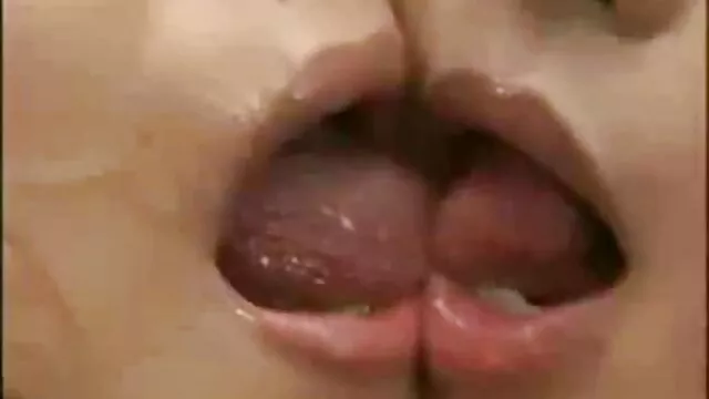XXX χωρίς εγγραφή  Milf βρήκε έναν άντρα στο μπάνιο και γκει πορνο δωρεαν να την γαμήσω