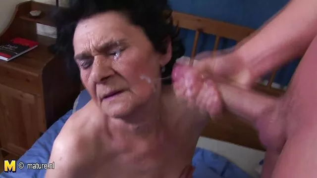 XXX χωρίς εγγραφή  Φρέσκο πορνο βιντεο δωρεαν MILF να διδάξει ένας έφηβος να κάνει σεξ