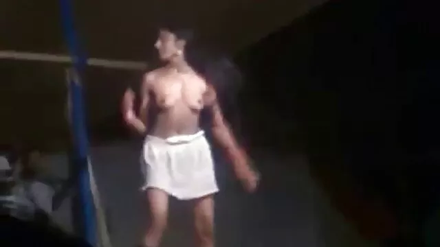 XXX χωρίς εγγραφή  Πρωκτικό ταινιεσ πορνο δωρεαν με ρωσικά στο δρόμο.